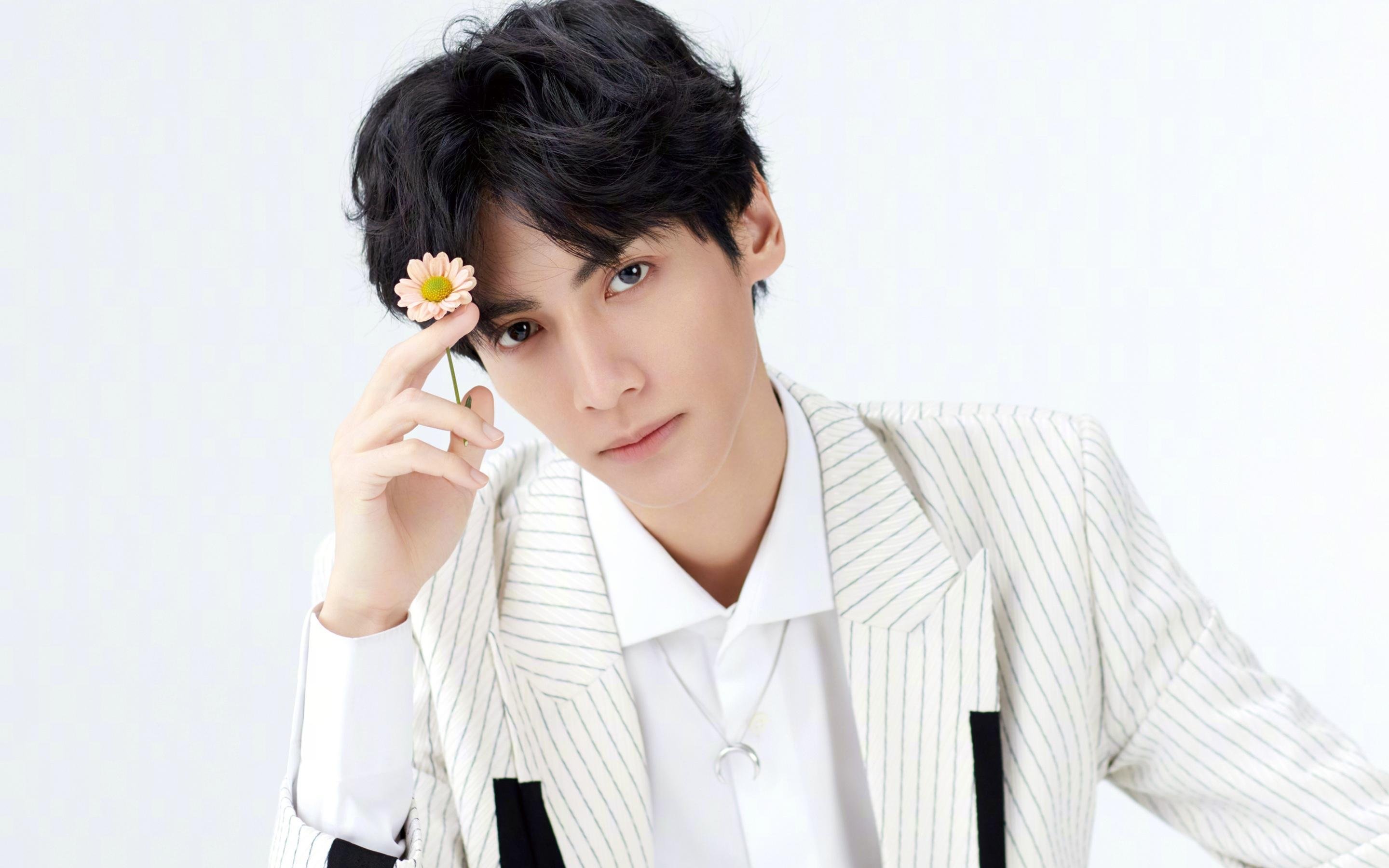 中国九游体育-“简阳文体中心羽毛球赛事：技术高超选手争锋决胜”